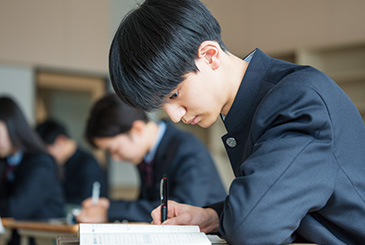 自ら学ぶ姿勢を身につけた「自立的学習者」になる。