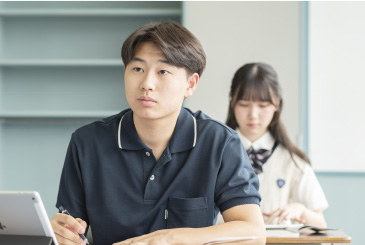 自ら学ぶ姿勢を身につけた「自立的学習者」になる。