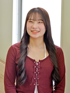 西山 愛菜 さん